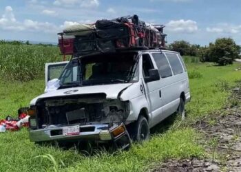Viaje a campamento religioso acaba en fuerte accidente en la carretera Xicoténcatl-Mante