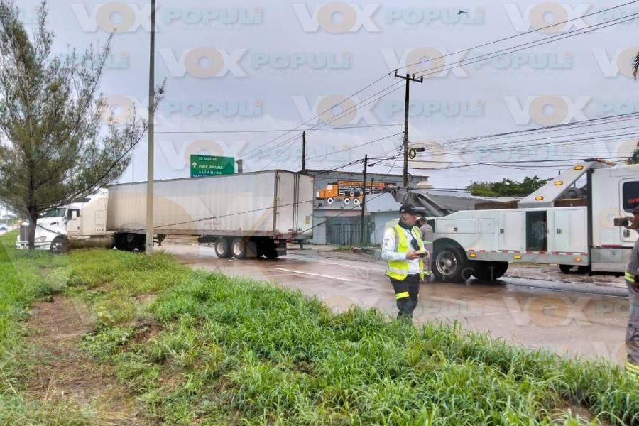 accidente de tráiler en Altamira