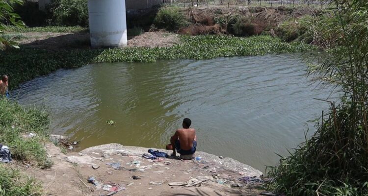 bañarse en río Bravo en Matamoros