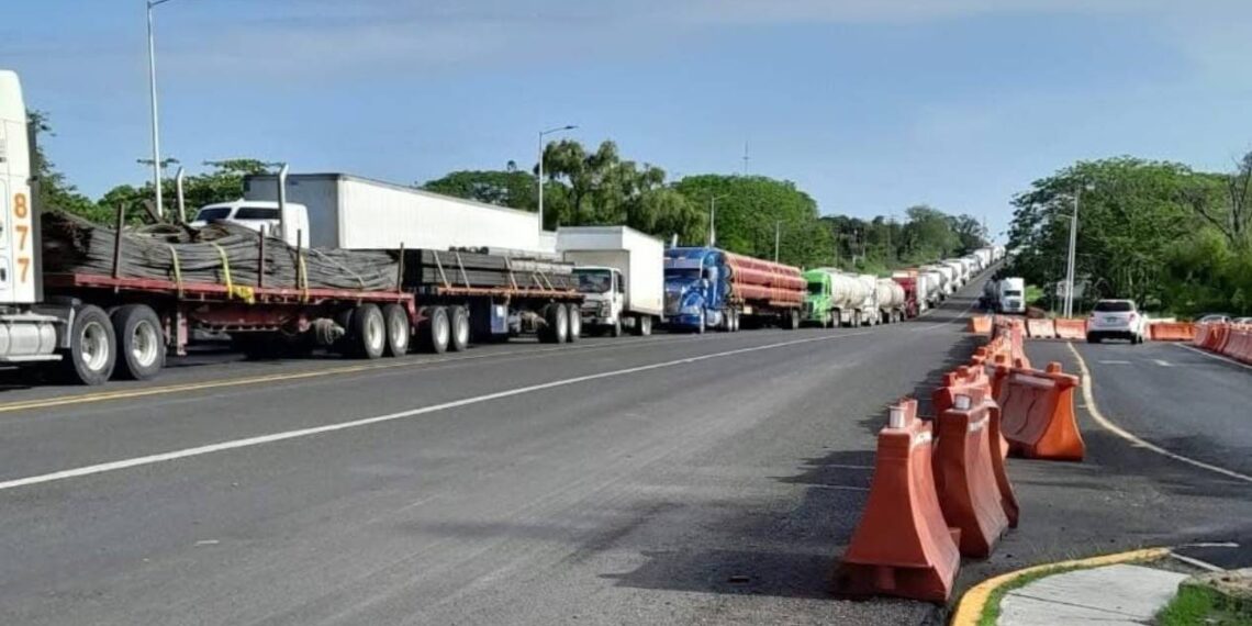 bloqueo carretera Tampico Valles