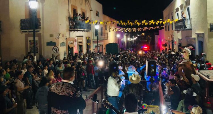 Callejoneada de Solteros en Tula