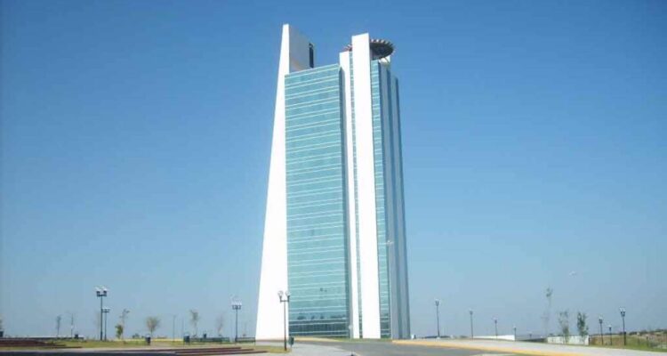 daños en Torre Bicentenario