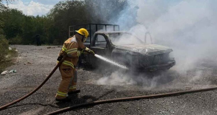 incendio consume camioneta Montemorelos