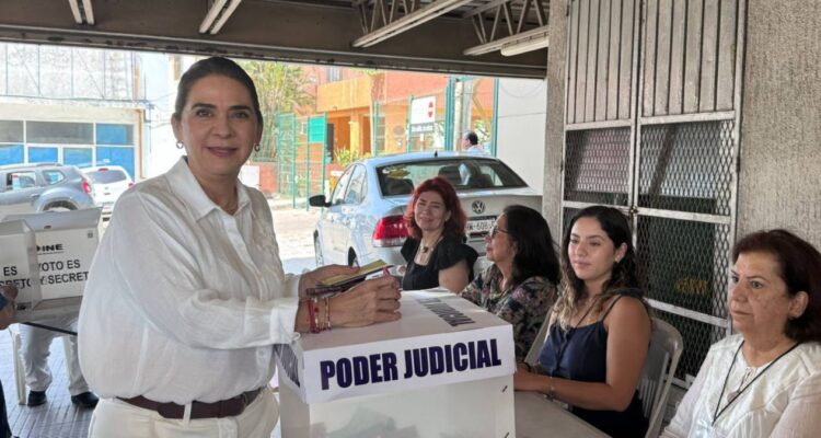 Mónica Villarreal en elección judicial