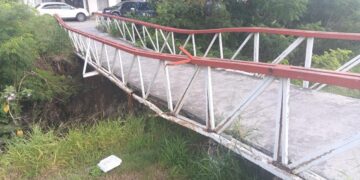 puente peatonal en Matamoros en riesgo