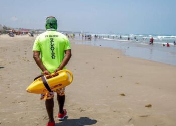 salvavidas en Playa Miramar
