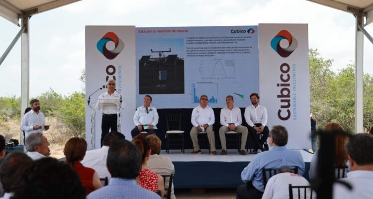 torre de medición de recurso solar
