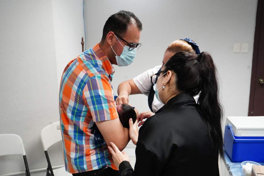 vacunación contra el sarampión DIF Nuevo Laredo
