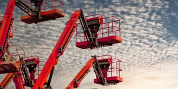 8 ventajas de rentar plataformas elevadoras por proyecto