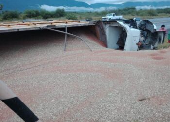 volcadura en Jaumave Tamaulipas