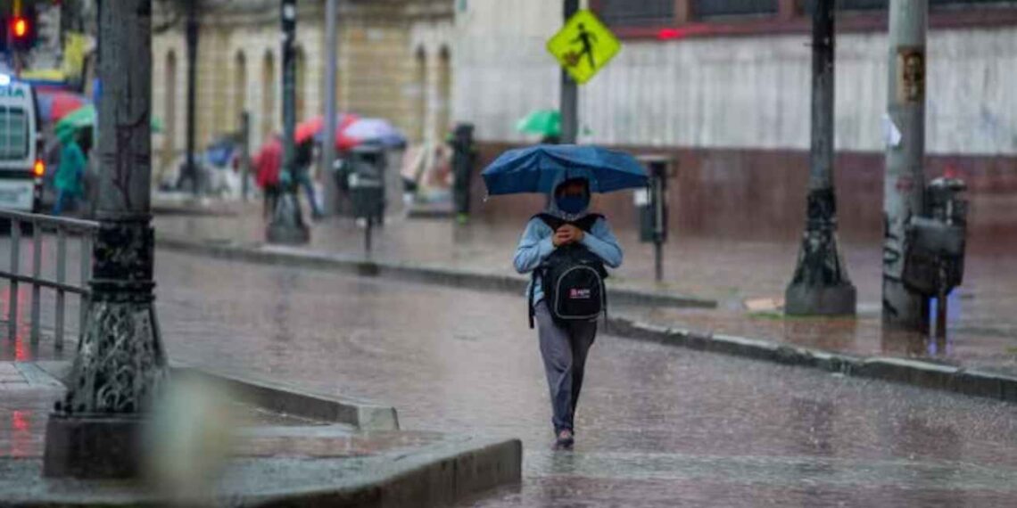 ¿Dónde ocasionará lluvias puntuales intensas la zona de baja presión este domingo 8 de junio?