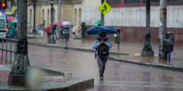 ¿Dónde ocasionará lluvias puntuales intensas la zona de baja presión este domingo 8 de junio?