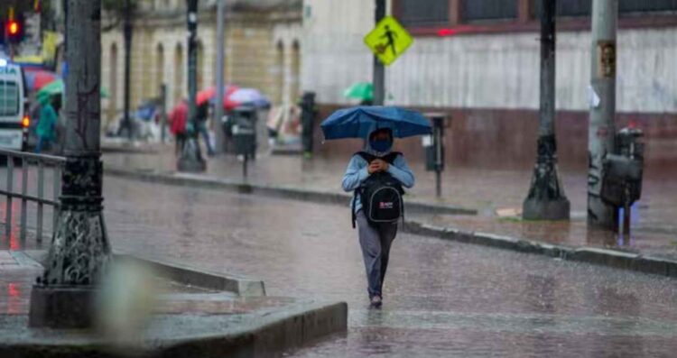 ¿Dónde ocasionará lluvias puntuales intensas la zona de baja presión este domingo 8 de junio?