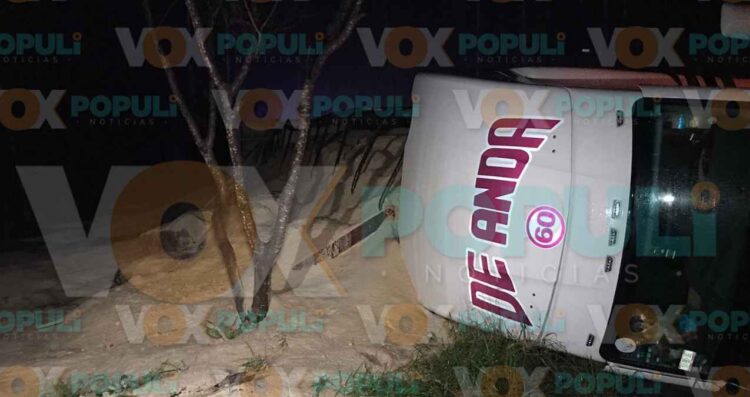 ¿Qué se sabe del tráiler volcado en la carretera Rumbo Nuevo