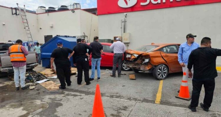 Reynosa adulto mayor control camioneta