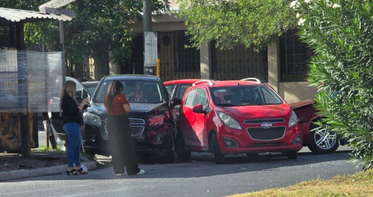 Accidente múltiple paraliza el tráfico en el bulevar de Reynosa, Tamaulipas