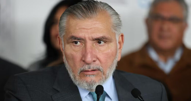 Adán Augusto reaparece y pide que su exsecretario aclare los señalamientos