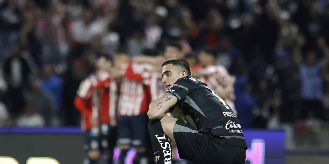 Alex Padilla deja Pumas y vuelve al Athletic Club por cláusula de recuperación