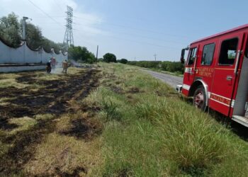 Arde pastizal en el Ejido Santa Librada de Ciudad Victoria, Tamaulipas