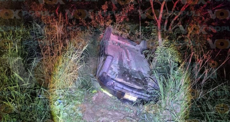 Auto se vuelca en Tampico, Tamaulipas; pareja resulta con lesiones