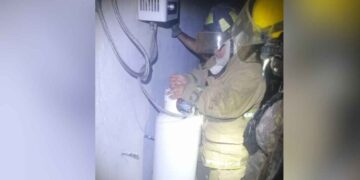 Bomberos actúan por fuga gas en Cd. Victoria