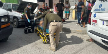 hombre camioneta encima Matamoros