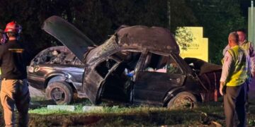 Camioneta choca a familia en Monterrey, Nuevo León y huye del lugar