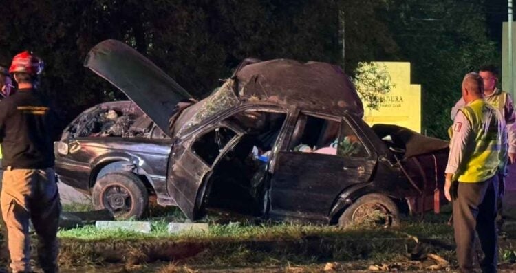 Camioneta choca a familia en Monterrey, Nuevo León y huye del lugar