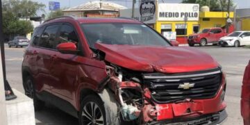 Choca patrulla de Guardia Estatal contra camioneta en Reynosa, Tamaulipas