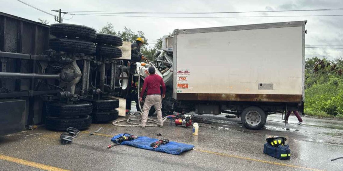 Choque en carretera Tampico–Valles deja un hombre prensado