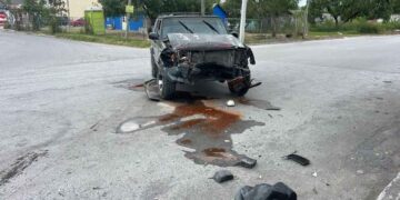 fuerte choque dos camionetas