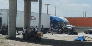 Choque entre tráileres deja un herido en Nuevo Laredo, Tamaulipas