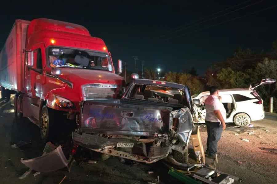 Choque múltiple en la carretera Monterrey-Nuevo Laredo deja al menos 12 lesionados