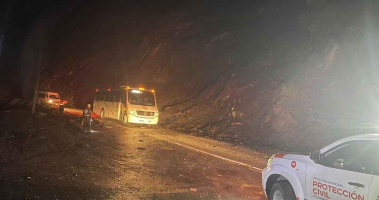 Cierran carretera Linares-Iturbide tras nuevos deslaves causados por las lluvias