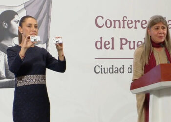 Claudia Sheinbaum presenta tarjeta FinaBien para enviar remesas sin impuestos