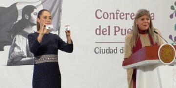 Claudia Sheinbaum presenta tarjeta FinaBien para enviar remesas sin impuestos