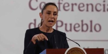 Claudia Sheinbaum promete cero protección a funcionarios ligados al huachicol