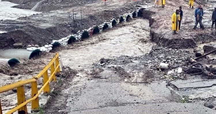 Colapsa puente Guerrero