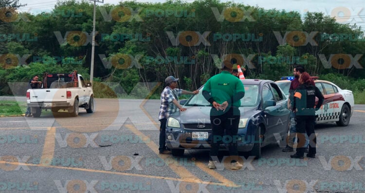 Conductor circula en sentido contrario y provoca choque en libramiento de Cd. Victoria, Tamaulipas