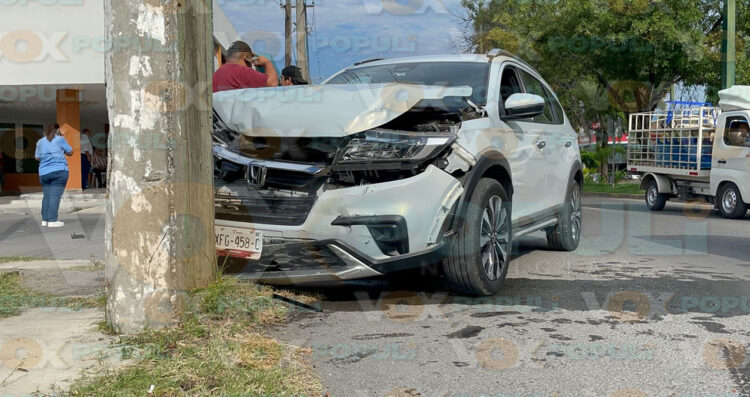 Conductor ignora alto y provoca choque con heridos en Ciudad Victoria, Tamaulipas