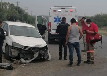automóvil fuera carretera Nacional