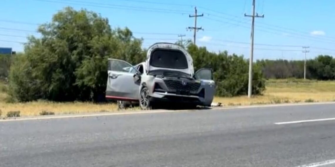 Conductor resulta lesionado tras volcadura en carretera de Reynosa, Tamaulipas
