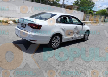 Conductora arranca sin ver retrovisores y choca en Cd. Victoria, Tamaulipas