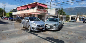 Confusión en el semáforo termina en choque en Cd. Victoria, Tamaulipas