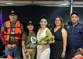 Dalilah Polanco disfruta de cocodrilos, torta de la barda y mercado en Tampico