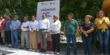 Victoria: Eduardo Gattás arranca pavimentación en Simón Torres