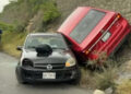 Derrapan dos autos en curva de Monterrey, Nuevo León