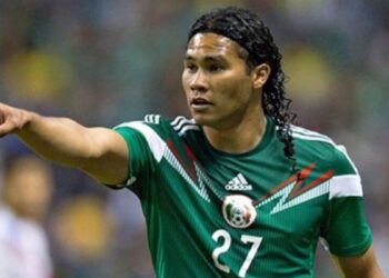 Detienen a Carlos “Gullit” Peña en León por presunto manejo en estado de ebriedad