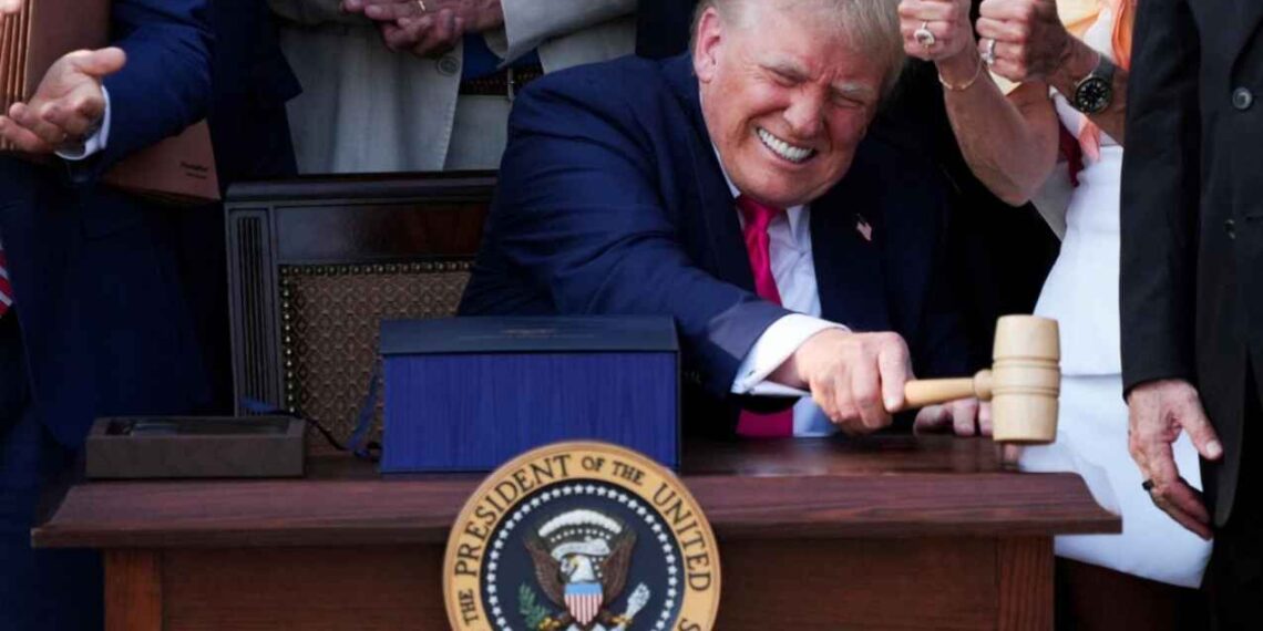 Donald Trump publica cartas con los aranceles que pretende imponer a más países: ¿Cuáles son?