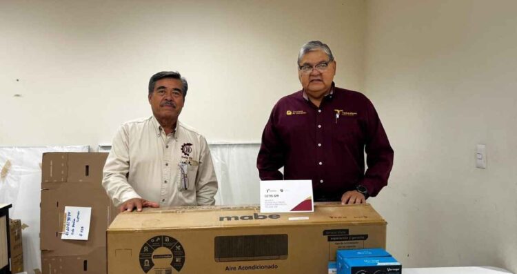 Entrega SET apoyos a estudiantes con discapacidad de planteles de nivel medio superior